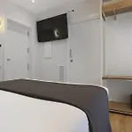 홈스테이 Hotel Sitges Rooms 시체스
