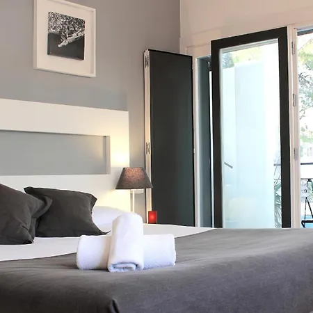 Δωμάτια σε οικογενειακή κατοικία Hotel Sitges Rooms