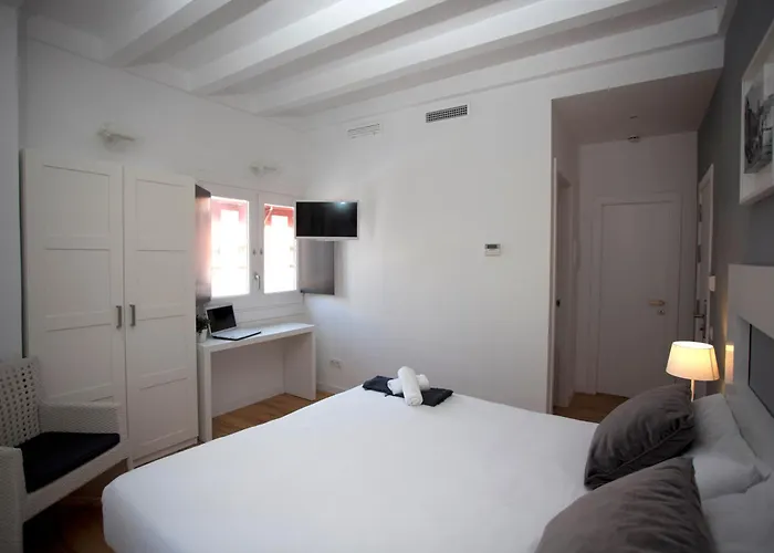 Hotel Sitges Rooms Проживание в семье *